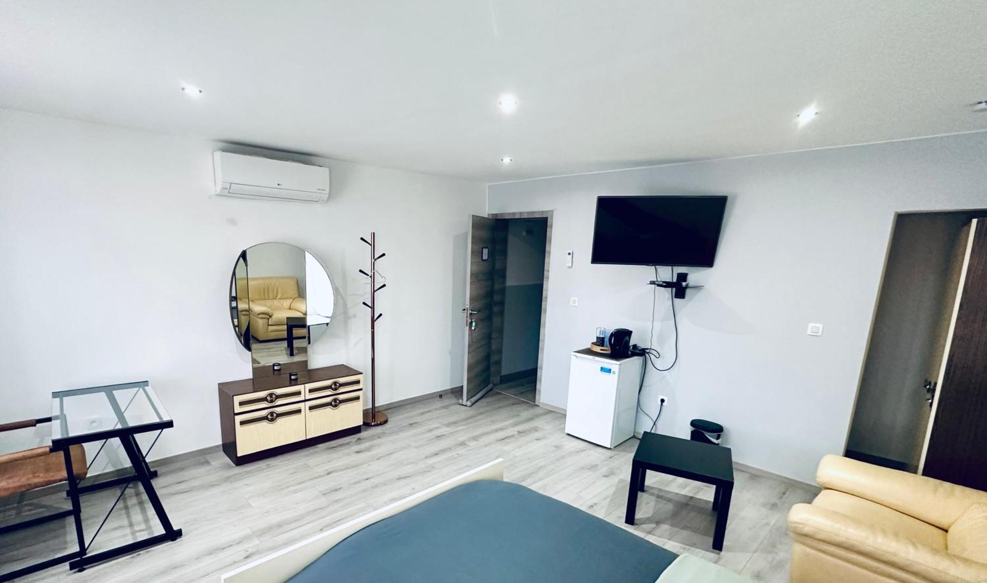 Chambre Et Sdd Privees Dans Une Maison Partagee Avec Des Residents Mons Exterior foto